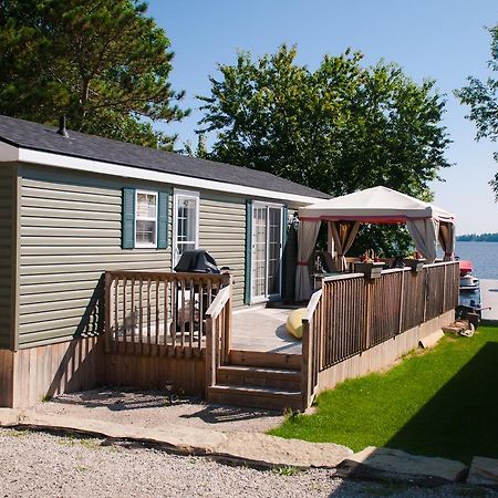 Mccreary'S Beach Resort Перт Экстерьер фото